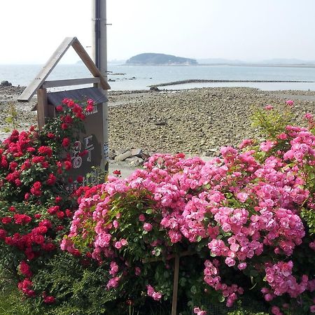 Yongdu Beach Pension Порён Экстерьер фото
