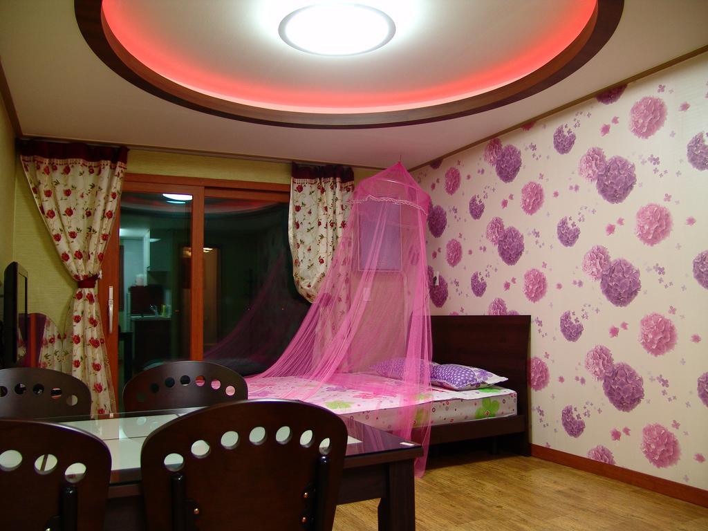 Yongdu Beach Pension Порён Экстерьер фото