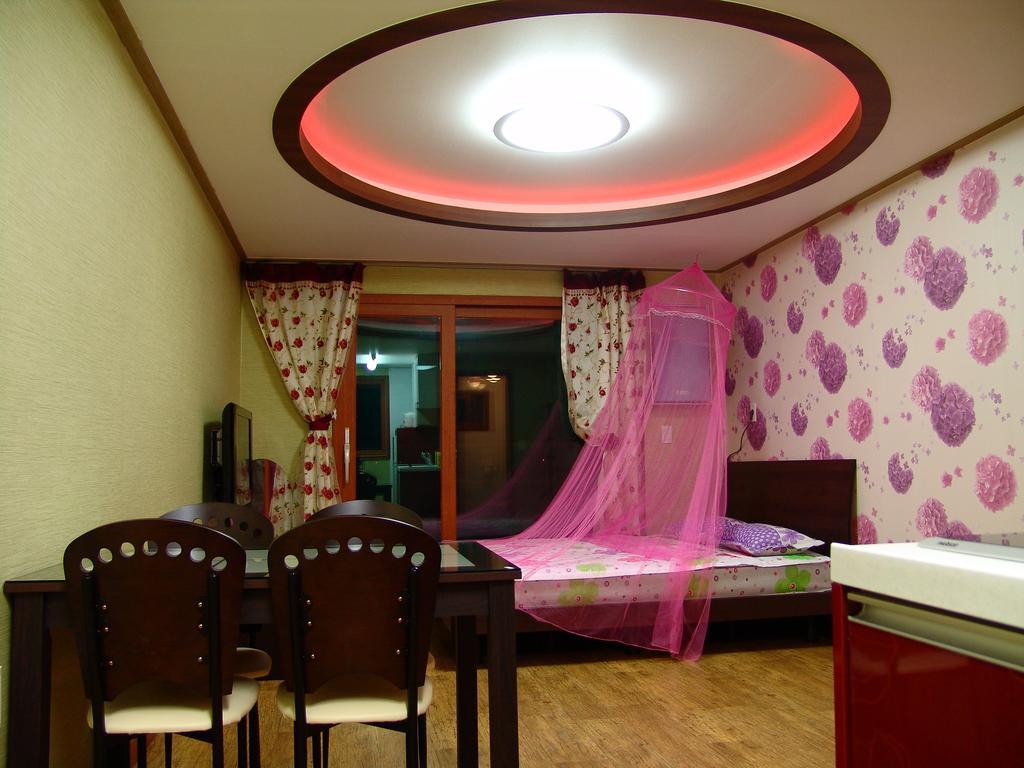 Yongdu Beach Pension Порён Экстерьер фото