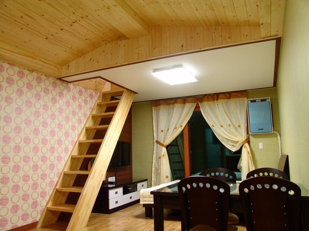 Yongdu Beach Pension Порён Экстерьер фото