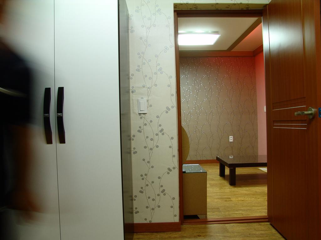 Yongdu Beach Pension Порён Экстерьер фото